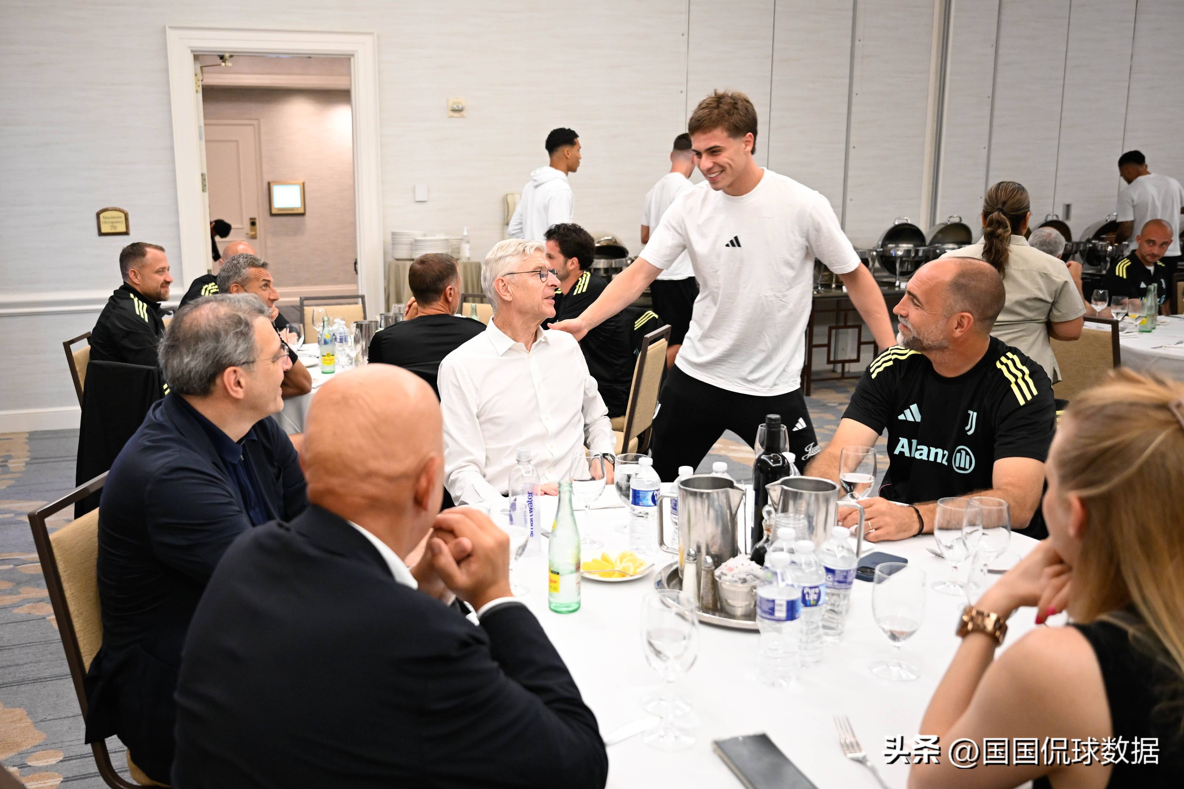 九游老版本下载-社区盾转会期再迎强敌，葡萄牙体育再遭质疑，主帅态度——信心回归，身体对抗强度拉满的简单介绍