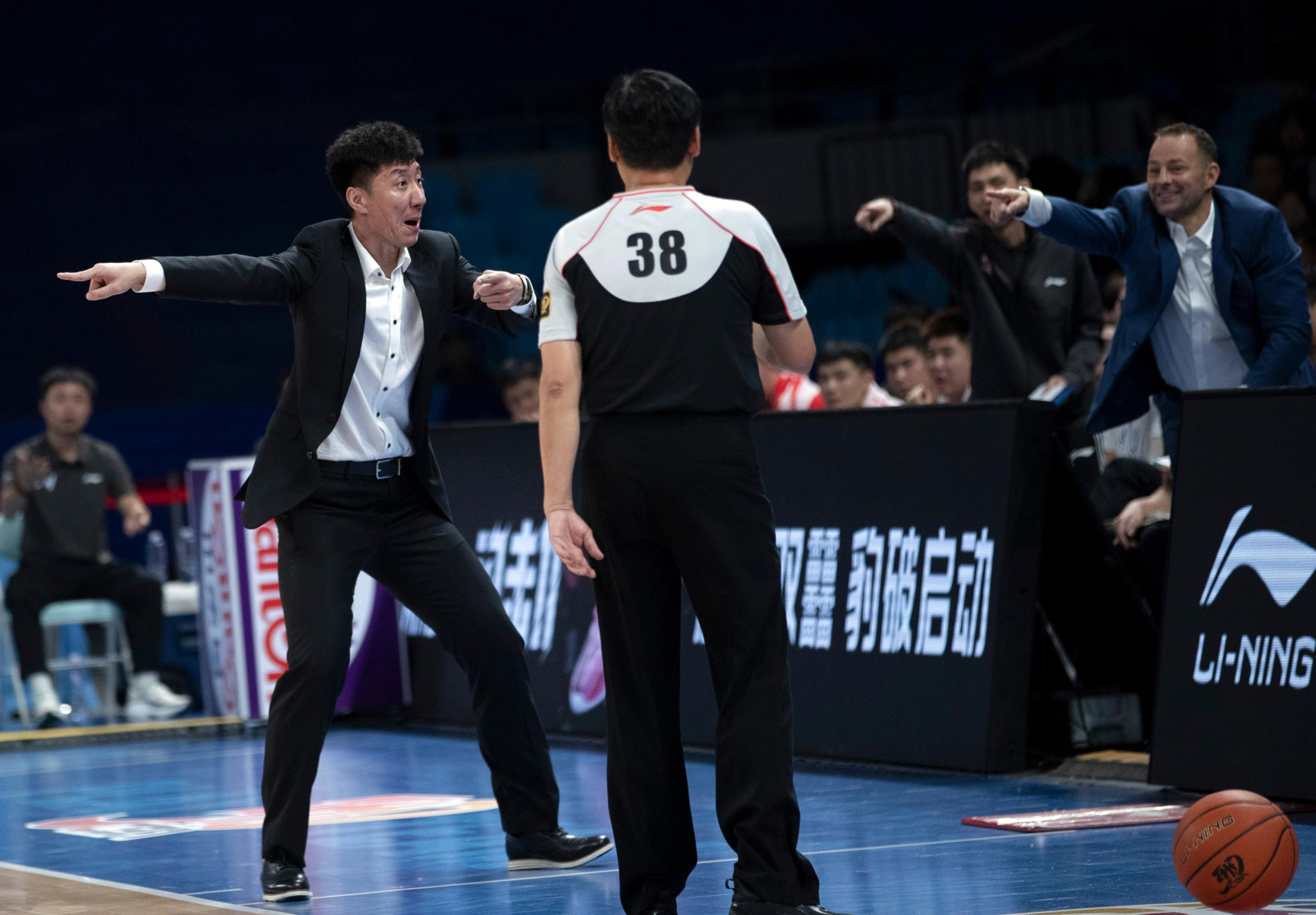 九游下载-今晨上海久事更衣室发声：CBA季后赛节点到来，目标明确，球队文化再被提及的简单介绍