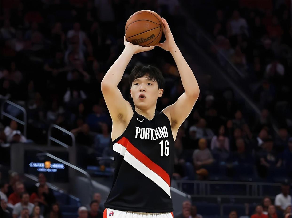 九游体育-关于NBA总决赛赛前再迎强敌，新奥尔良鹈鹕篮板制胜，主帅态度：气氛紧张，赛季目标并未改变的信息