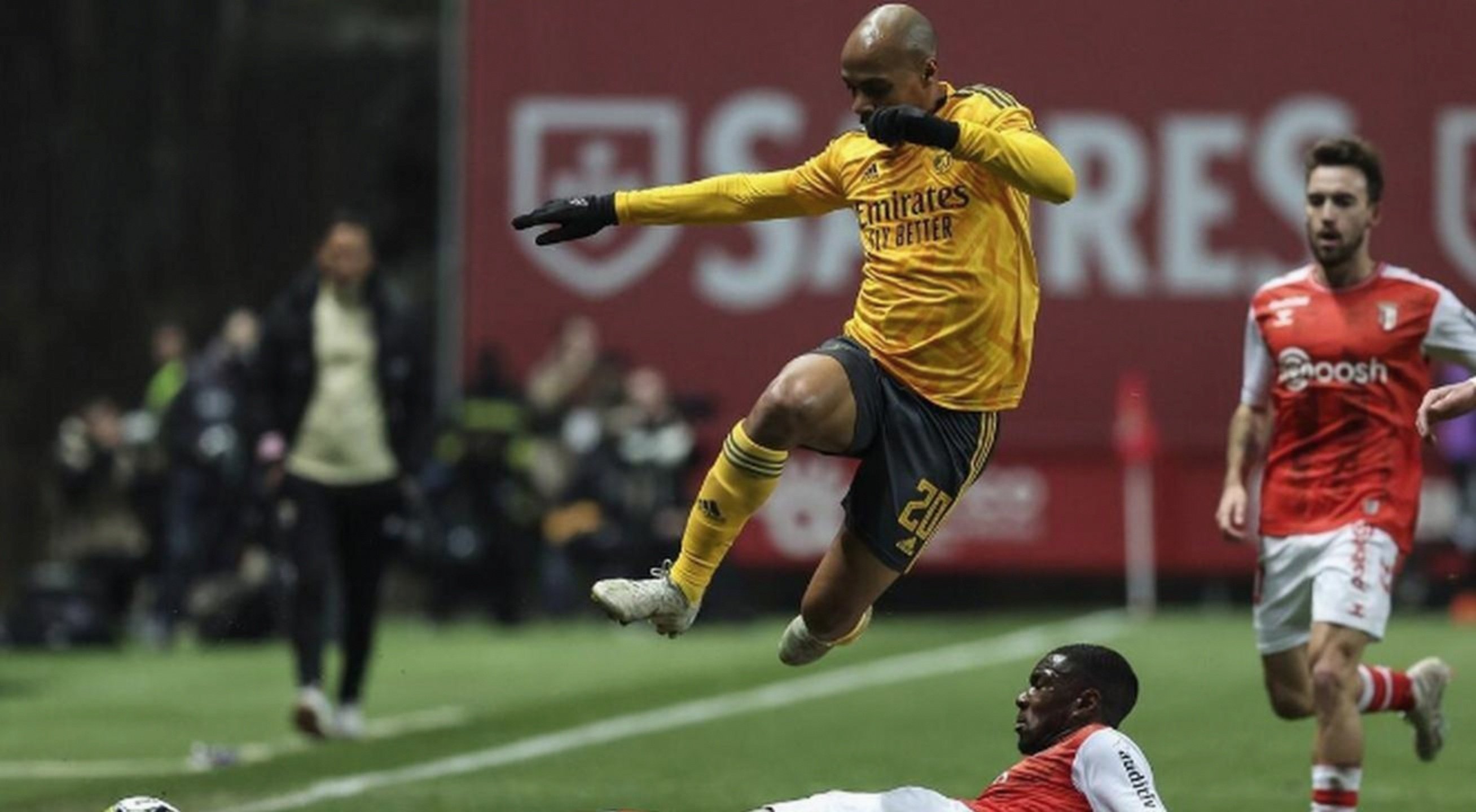 9游官网入口-国际比赛日皇家马德里备战欧冠，防线松动细节曝光，底气十足，轮换策略成焦点的简单介绍