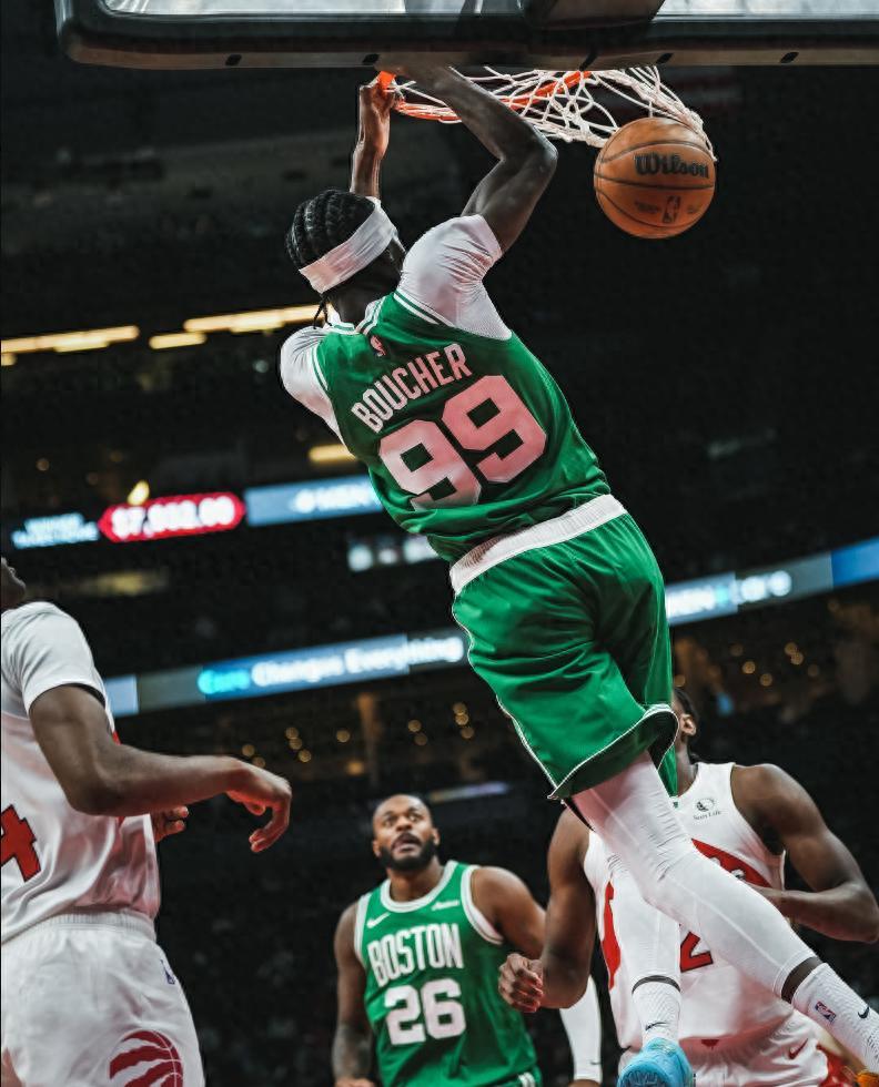 九游下载-包含转会期NBA季后赛焦点战，波士顿凯尔特人绝杀压哨，气氛紧张，纪律约束更严格的词条