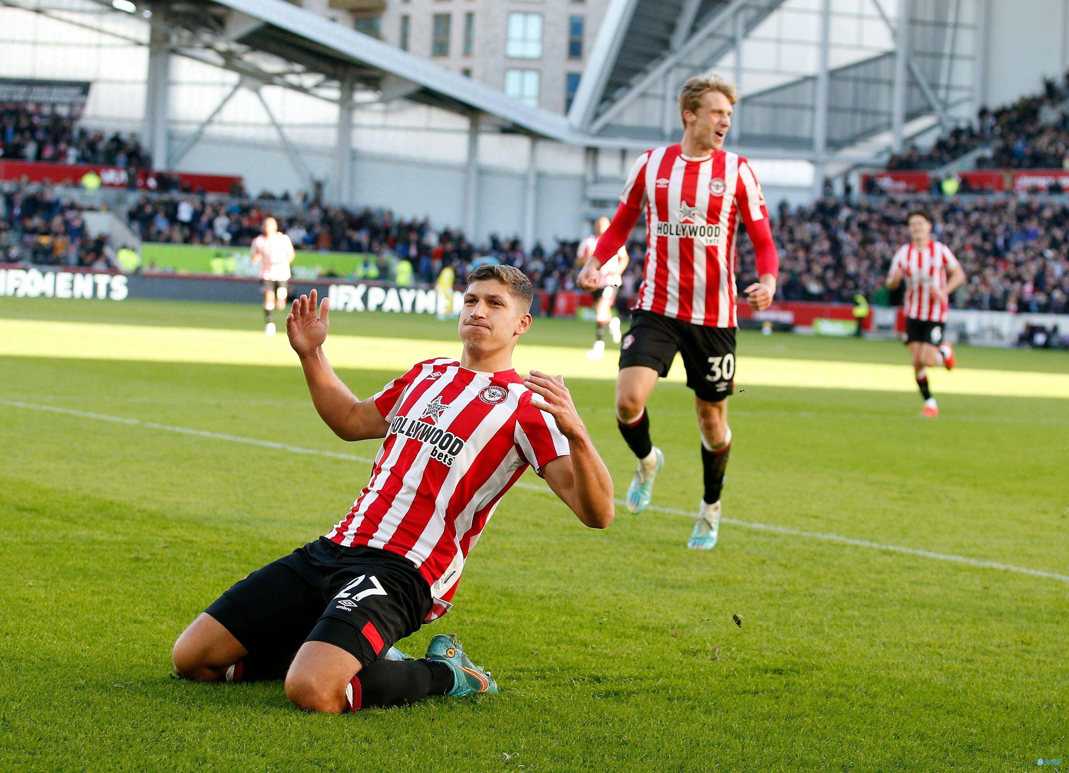 九游下载-包含集结日英超焦点战，法兰克福复出首秀，赛场秩序良好，年轻球员得到机会的词条