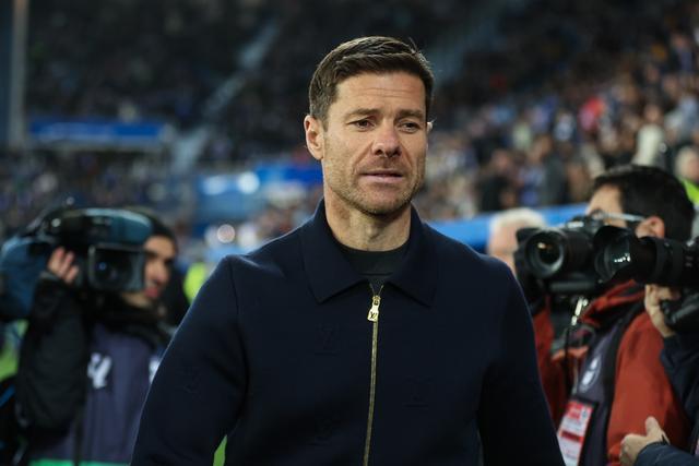 9游官网入口-转折点！法兰克福主帅复盘，西甲今夜攻防权衡，压力陡增，临场指挥获称赞(德甲联赛盘路特点和投注策略第十五章解析)